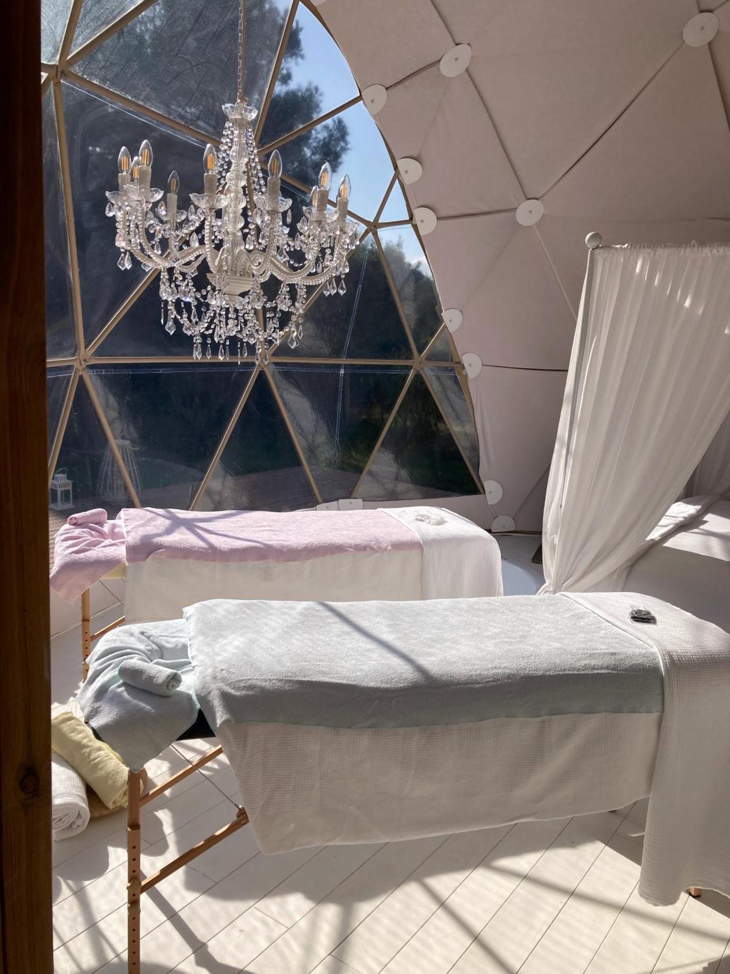 Domo Suites Masia Cal Geperut Badalona Ngoại thất bức ảnh